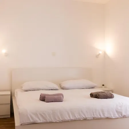 Nava-apartment With Beutiful View And Garage Space * Mali Losinj