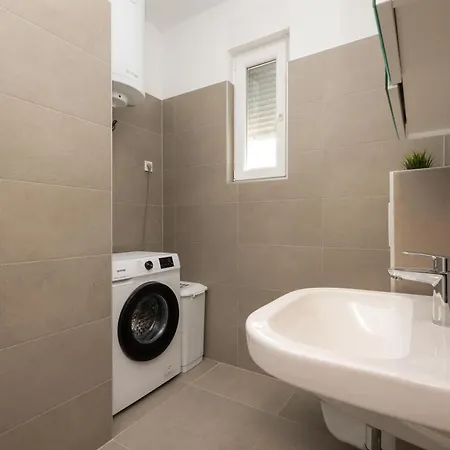 Nava-apartment With Beutiful View And Garage Space Appartamento Mali Lošinj